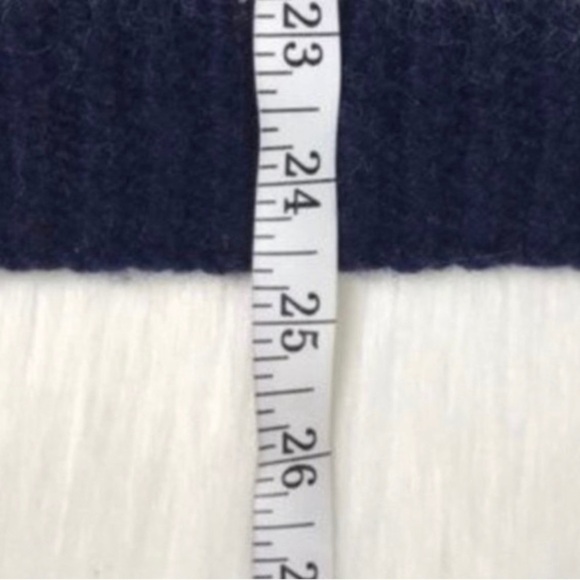 Woolrich wool winter crewneck sweater size
Large women woven great condi… - Picture 5 of 5